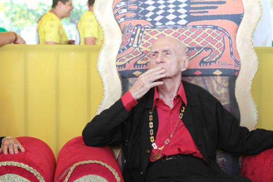 O paraibano Ariano Suassuna é o nome nacional a ser reverenciado na Bienal do Livro e da Leitura (Annaclarice Almeida/DP/D.A Press - 1/3/14) O paraibano Ariano Suassuna é o nome nacional a ser reverenciado na Bienal do Livro e da Leitura (Annaclarice Almeida/DP/D.A Press - 1/3/14)