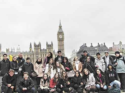 Viagem feita por uma escola da Asa Sul: os jovens ficaram na Europa por um mês, durante as férias escolares (Galois/Divulgação) Viagem feita por uma escola da Asa Sul: os jovens ficaram na Europa por um mês, durante as férias escolares (Galois/Divulgação)