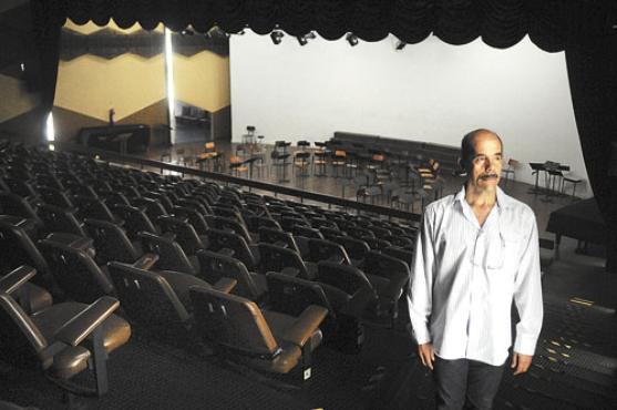 Diretor da escola, o maestro Ayrton Pisco acredita na necessidade de expandir o alcance da instituição: projeto de nova filial sai do papel ainda este ano (Janine Moraes/CB/D.A Press) Diretor da escola, o maestro Ayrton Pisco acredita na necessidade de expandir o alcance da instituição: projeto de nova filial sai do papel ainda este ano (Janine Moraes/CB/D.A Press)