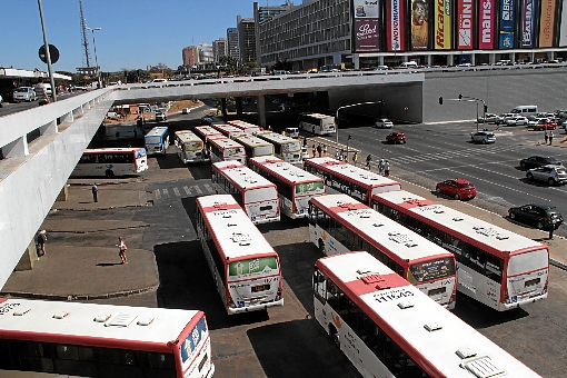 Após queda de passageira, empresa de ônibus é condenada a pagar indenização