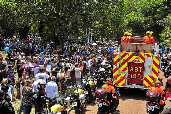 Ao chegar ao Campo da Esperança, a multidão recebeu o ex-governador com uma salva de palmas (Valerio Ayres/CB/D.A Press)