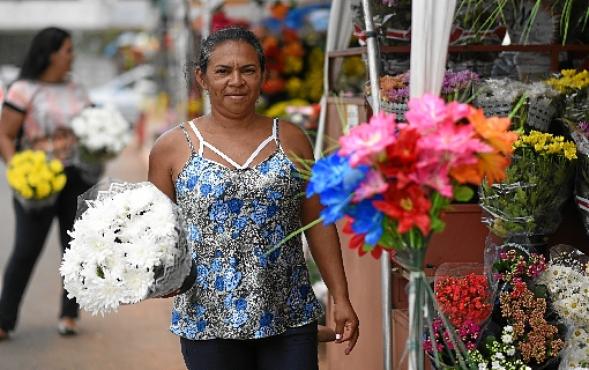 Francisca vende flores: demanda leva à contratação de temporários (Ed Alves/CB/D.A Press)