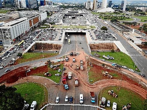 Desvios foram realizados perto da Rodoviária do Plano (Breno Fortes/CB/D.A Press - 9/2/18 )