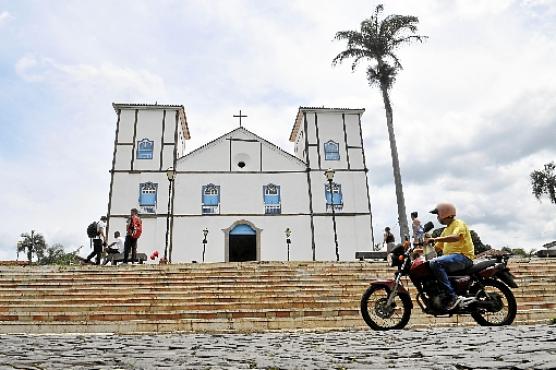 Igreja Matriz de Pirenópolis: pacote de hospedagem para casal, durante quatro dias de feriado, chega a R$ 13 mil na cidade histórica (Minervino Junior/CB/D.A Press - 11/1/18)