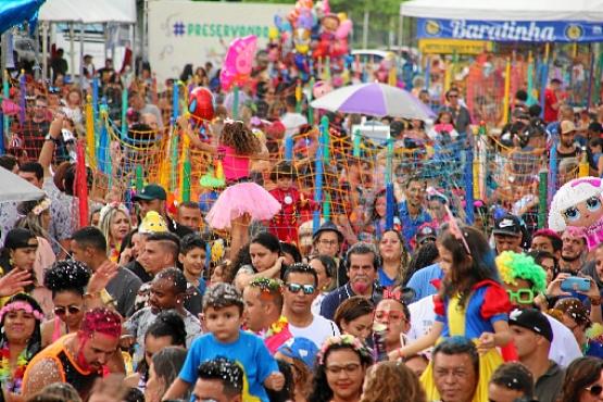 Baratinha

No Parque da Cidade, o tradicional bloco infantil divertiu as crianças  (Barbara Cabral/Esp. CB/D.A Press)