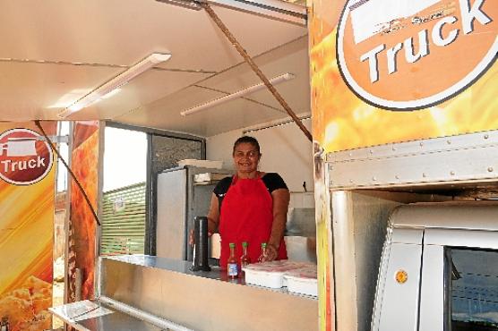 Sem trabalho e com o filho desempregado, Edilene apostou num food truck no Sol Nascente (Minervino Junior/CB/D.A Press)