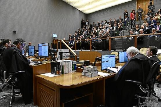 Em sessão que durou quase quatro horas, a 5ª Turma do tribunal decidiu pela redução no tempo de prisão do petista (Gustavo Lima /STJ)