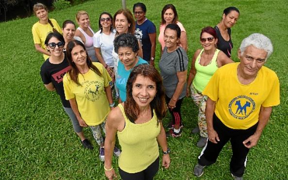 Grupo se reúne três vezes na semana para fazer ginástica no Parque Olhos d%u2019Água
 (Ed Alves/CB/D.A Press)