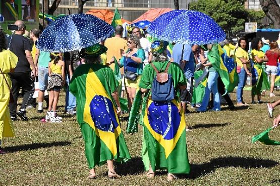 Copacabana ficou verde e amarela. Polícia teve que intervir em confusão  (Evaristo Sa/AFP)