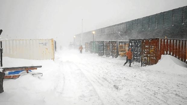 Nevascas são constantes no inverno antártico, quando as temperaturas caem para quase -20ºC (Marinha do Brasil/Divulgação)