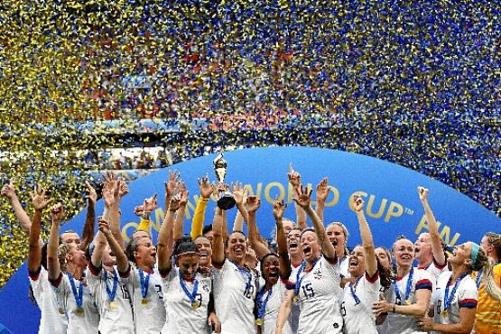 Pela quarta vez na história, a seleção dos Estados Unidos comemorou o título mundial (Franck Fife/AFP)