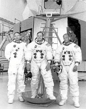 Tripulação da Apollo 11: Michael Collins, Neil Armstronge e Buzz Aldrin  (NASA/Reuters - 28/8/12 )