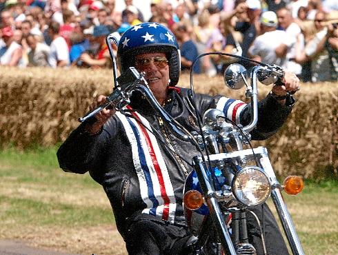 O ator reencarna Easy rider, 40 anos depois: ícone da contracultura (Max Nash/AFP - 5/7/09)