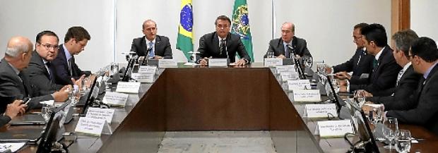O presidente com governadores: %u201CA questão ambiental tem de ser conduzida com racionalidade%u201D (Marcos Correa/AFP
)