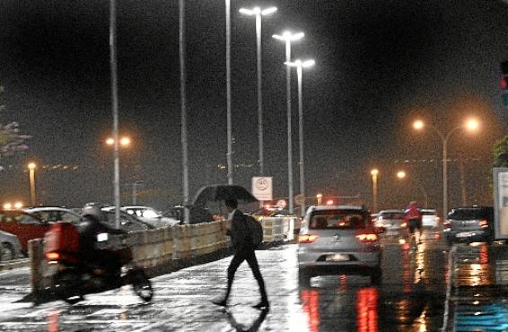 Instituto Nacional de Meteorologia (Inmet) registrou 1,2 milímetros de chuva entre 19h e 20h de ontem (Ed Alves/CB/D.A Press)