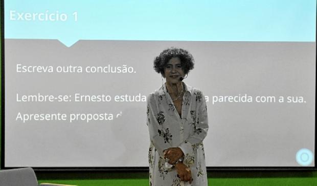 A professora de português e editora de Opinião, Dad Squarisi, bateu um papo com os alunos e apresentou dicas para escrever bem (Ed Alves/CB/D.A Press)