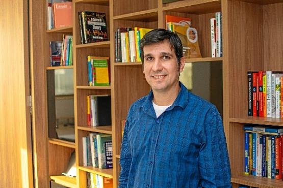 Bruno Ottoni, da UFRJ, estuda diferença salarial entre mulheres e homens (Idados/Divulgação)