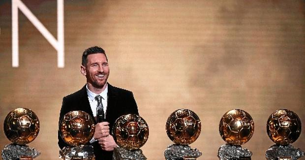 Messi encerrou o jejum de quatro anos sem receber a Bola de Ouro e se tornou o maior vencedor, com seis (Franck Fife/AFP
)