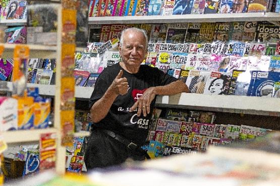 O jornaleiro Lourivaldo inaugurou a primeira banca da cidade, na 108 (Vinicius Cardoso/Esp. CB/D.A Press)