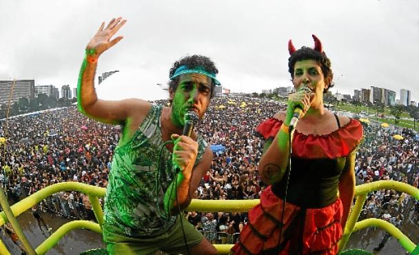 André Gonzalez e Cláudia Dalbert, da Êaêaô, animaram público no Museu (Ed Alves/CB/D.A Press)