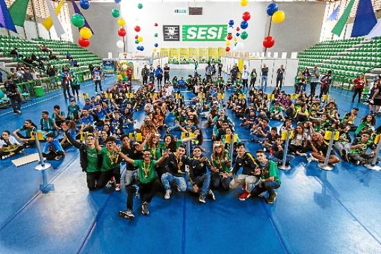 O time do Distrito Federal conta com 21 estudantes de escolas do Sesi do Gama, de Sobradinho e de Taguatinga (Moacir Evangelista/Sistema Fibra)