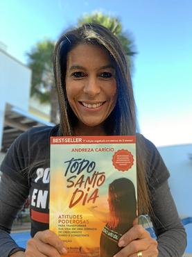 Andreza Carício compartilha em Todo santo dia hábitos para buscar a felicidade (Arquivo Pessoal)