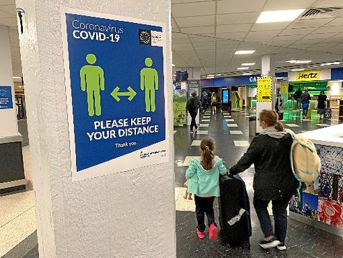 Em aeroporto do Reino Unido, recomendação de respeito à distância (AFP)