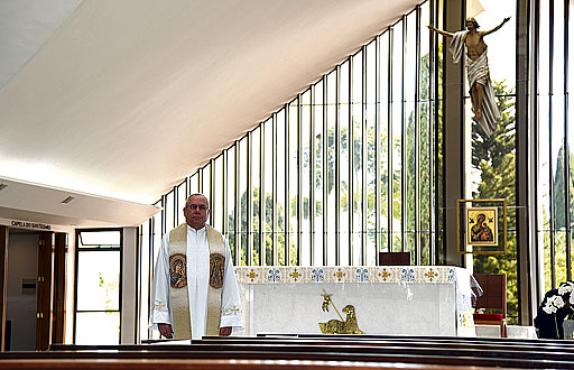 Fábio Bento da Costa, pároco da igreja desde 2019 (Ed Alves/CB/D.A. Press) Fábio Bento da Costa, pároco da igreja desde 2019 (Ed Alves/CB/D.A. Press)