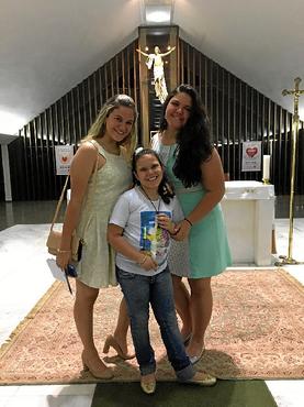 Giulia e família possuem carinho grande pela paróquia (Arquivo Pessoal) Giulia e família possuem carinho grande pela paróquia (Arquivo Pessoal)