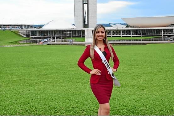 Bárbara Barros passou a conhecer melhor os monumentos do DF durante os concursos de miss que participou (Arquivo Pessoal)