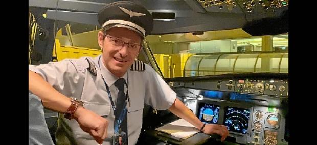 Piloto de um Airbus A330, Rogério Albernaz fazia, antes da crise sanitária, quatro voos por mês, para Portugal e EUA (Arquivo Pessoal) Piloto de um Airbus A330, Rogério Albernaz fazia, antes da crise sanitária, quatro voos por mês, para Portugal e EUA (Arquivo Pessoal)