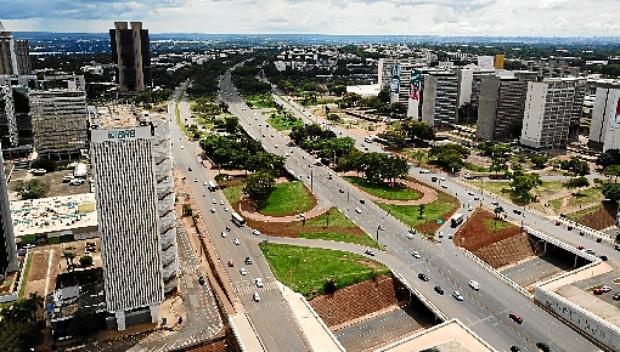 Uma das ideias é transformar o Setor Comercial Sul (ao fundo) em Zona de Desenvolvimento de Inovação e Tecnologia, tornando-o livre de regulamentação (Breno Fortes/CB/D.A Press - 23/12/17)