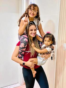 Fabiana malha cinco vezes na semana, às vezes, com as filhas  (Arquivo Pessoal)