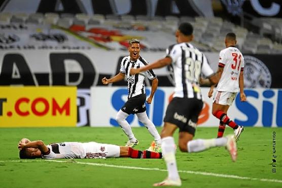 O clube mineiro não tomou conhecimento do forte elenco do rubro-negro carioca e jogou com extrema facilidade durante toda a partida (Pedro Souza / Agência Galo / Atético)