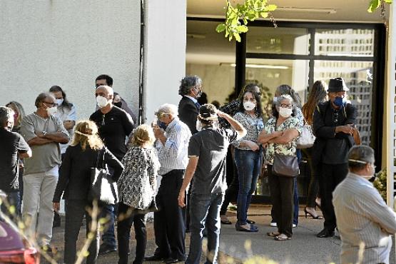 Familiares e amigos rememoraram legado do médico cirurgião; corpo seguiu para crematório em Valparaíso (GO) (Minervino Júnior/CB/D.A Press)