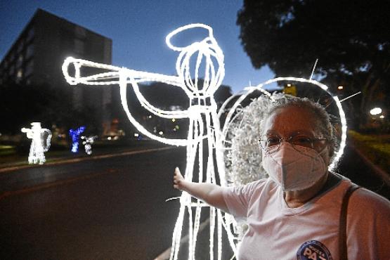 Prefeita da Quadra 303 Norte, Nanci Martins investiu na decoração deste ano (Minervino Júnior/CB/D.A Press)