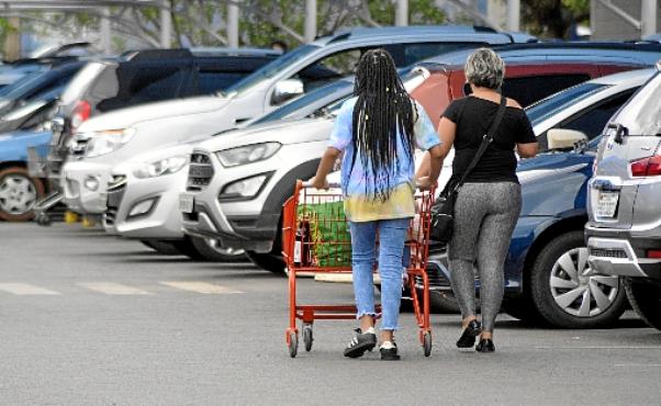 Atividades essenciais, como supermercados, estão autorizadas a funcionar. GDF alerta para fake news (Marcelo Ferreira/CB/D.A Press)