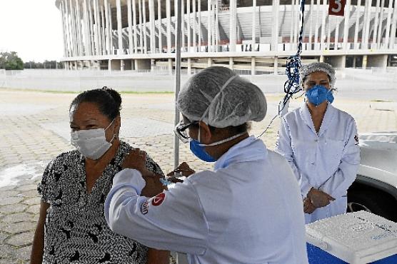 Ontem, movimento em pontos de vacinação abertos estava tranquilo