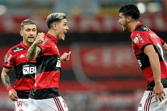 Autores dos gols do Flamengo, Pedro e Gustavo Henrique vibram pela vaga (Silvia Izquierdo / AFP
)