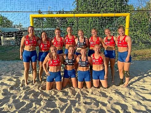 Jogadoras de handebol de praia da Noruega foram multadas por se negarem a usar biquíni  (Reprodução/Twitter)