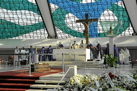 O velório do Cardeal Dom José Freire Falcão, arcebispo emérito de Brasília, na Catedral Metropolitana de Brasília Nossa Senhora Aparecida.
 (Carlos Vieira/CB/D.A. Press
)