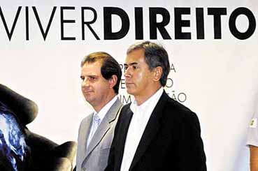 Em depoimento � Justi�a e de frente para o delator do suposto esquema de propina, Durval Barbosa, o ex-distrital disse que o dinheiro era para a campanha eleitoral e o guardou na meia por %u201Cseguran�a". (Ronaldo de Oliveira/CB/D.A Press)