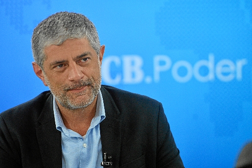 No CB.Poder, o secretário de Obras do GDF, Luciano Carvalho, garantiu aos moradores do bairro que a construção do viaduto da Epig preservará a área verde da quadra 105. (Ed Alves/CB/D.A Press)