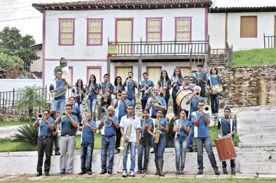 Dos 50 integrantes da Corporação Musical 13 de Maio, 40 têm menos de 18 anos: os mais velhos ensinam os mais novos (Marcelo Ferreira/CB/D.A Press )