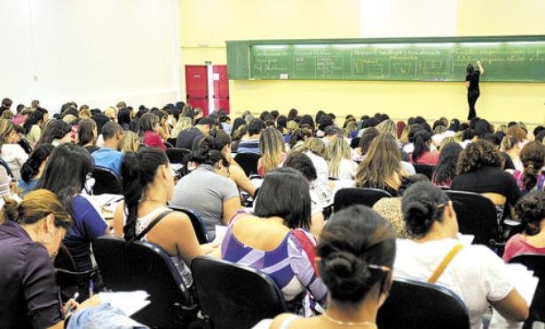 Com eleições e contenção de gastos, os concurseiros terão menor possibilidade de ingresso no funcionalismo  (Ed Alves/CB/D.A Press - 28/9/13)