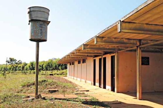 Uma das obras feitas pelo engenheiro-arquiteto, a escola rural de Varginha ficou pronta em 40 dias (Zuleika de Souza/CB/D.A Press)