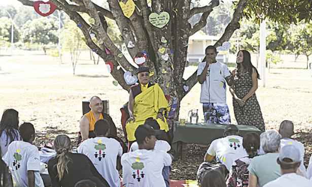 Gyalwang Drukpa conversou com os jovens no Parque da Cidade (Ed Alves/CB/D.A Press)