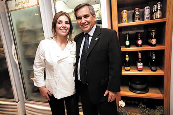 Myriam e Gilberto Carvalho têm sucesso profissional: ela na gastronomia e ele na política (Sanfelice Massas/Divulgação        )