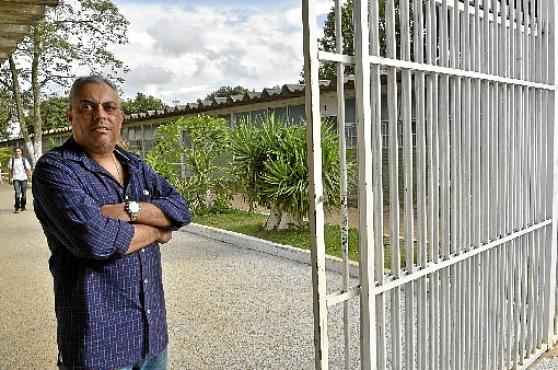 Temos uma atenção com a segurança para que os alunos não sintam receio em estar aqui. O que nos preocupa é a `drogadição; que gera violência. Depois do ocorrido, muitos falaram em deixar de estudar no colégio, pelo impacto do susto; Rodrigo de Franco Filgueira, diretor do CED 6 de Taguatinga (Marcelo Ferreira/CB/D.A Press)