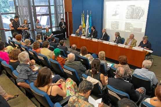 Integrantes da Comissão Anísio Teixeira de Memória e Verdade apresentaram ontem o resultado da investigação: repressão permanente  (Isa Lima/UnB Agência)